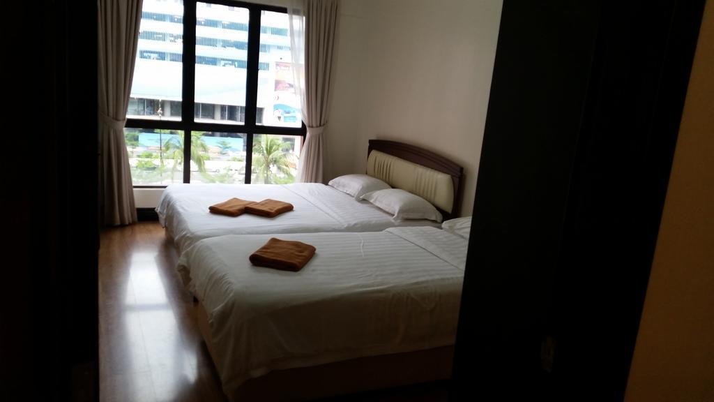 Marina Court Kota Kinabalu- Bigger Group Stay Together- 6 Bedroom Apartments Номер фото